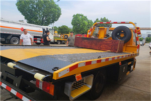 兴宾附近拖车电话号码服务